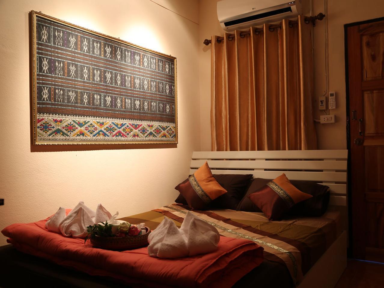 Golden Fort Guesthouse Chiang Mai Ngoại thất bức ảnh