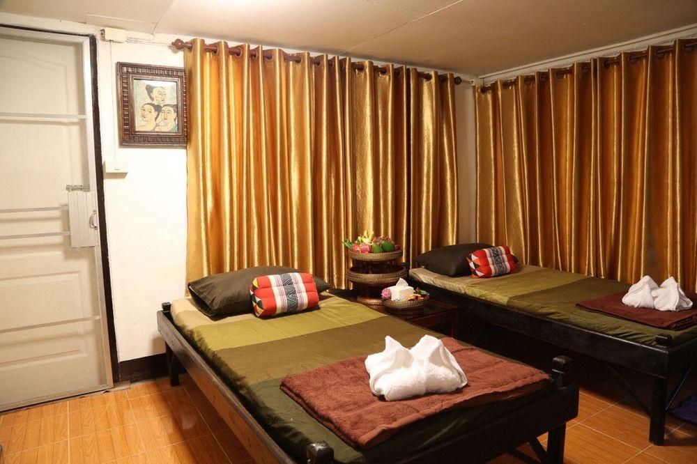 Golden Fort Guesthouse Chiang Mai Ngoại thất bức ảnh
