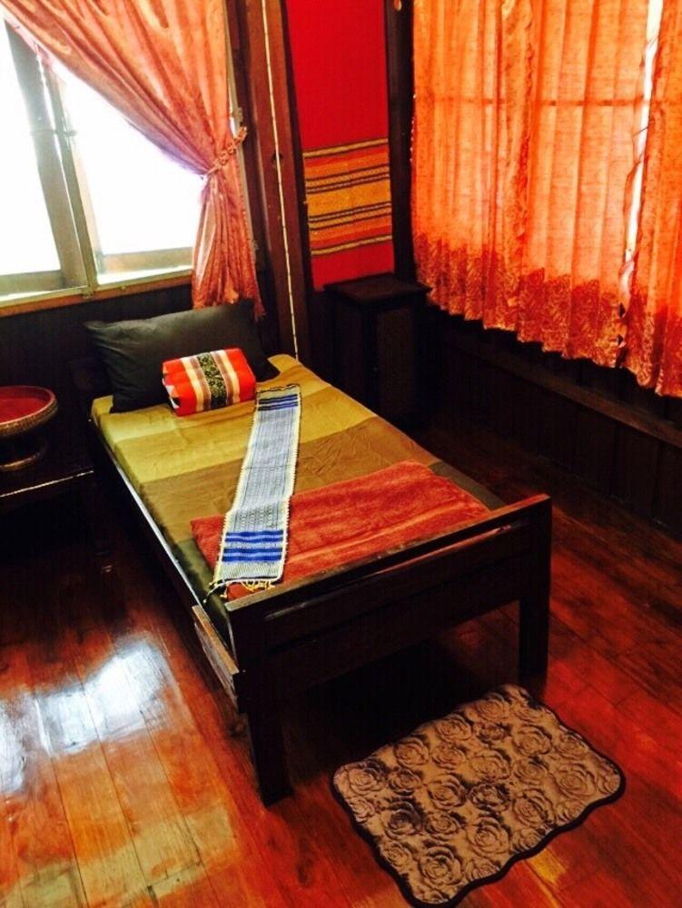 Golden Fort Guesthouse Chiang Mai Ngoại thất bức ảnh