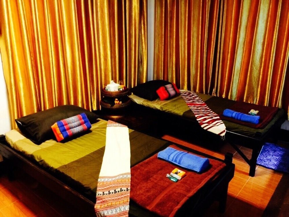 Golden Fort Guesthouse Chiang Mai Ngoại thất bức ảnh