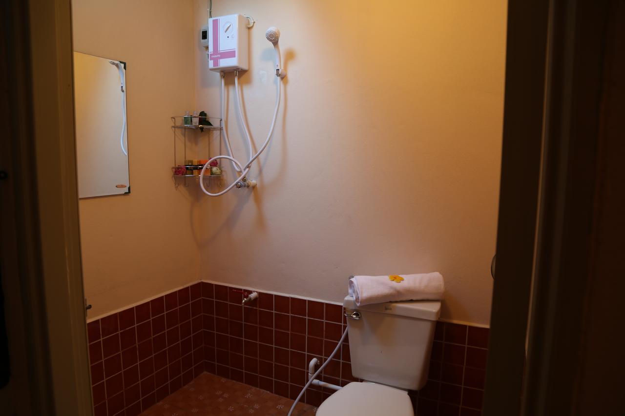 Golden Fort Guesthouse Chiang Mai Ngoại thất bức ảnh