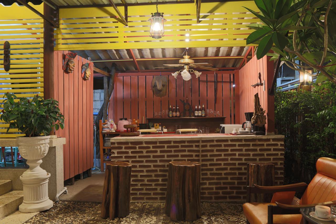 Golden Fort Guesthouse Chiang Mai Ngoại thất bức ảnh