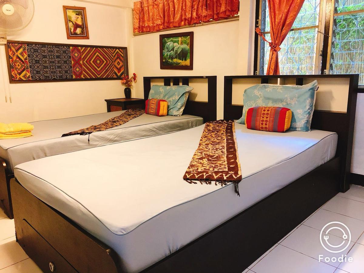 Golden Fort Guesthouse Chiang Mai Ngoại thất bức ảnh