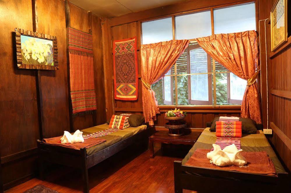Golden Fort Guesthouse Chiang Mai Ngoại thất bức ảnh