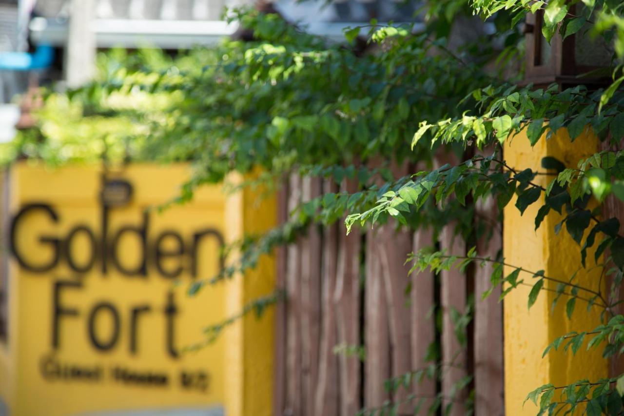 Golden Fort Guesthouse Chiang Mai Ngoại thất bức ảnh