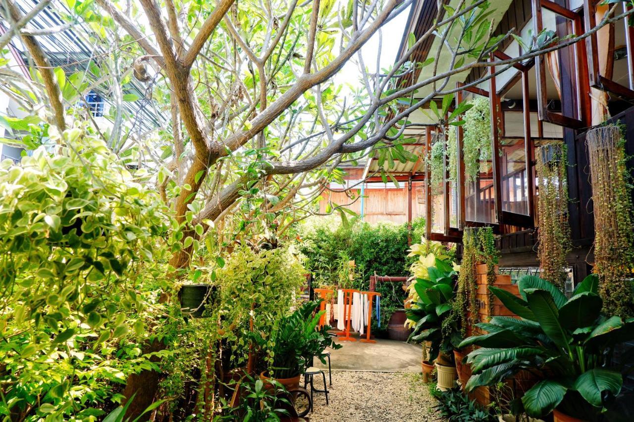 Golden Fort Guesthouse Chiang Mai Ngoại thất bức ảnh