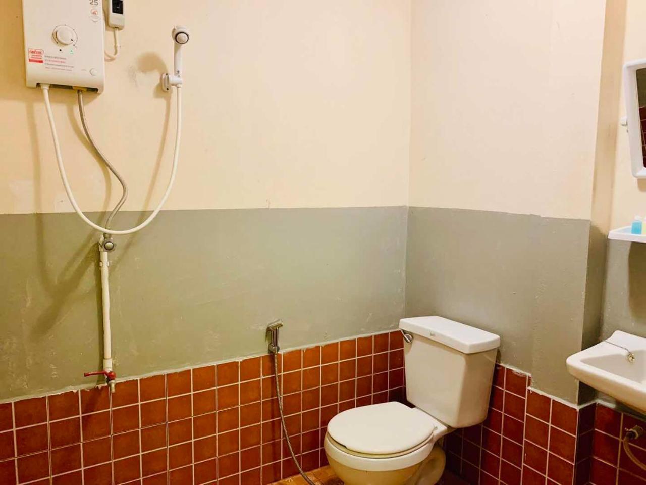 Golden Fort Guesthouse Chiang Mai Ngoại thất bức ảnh
